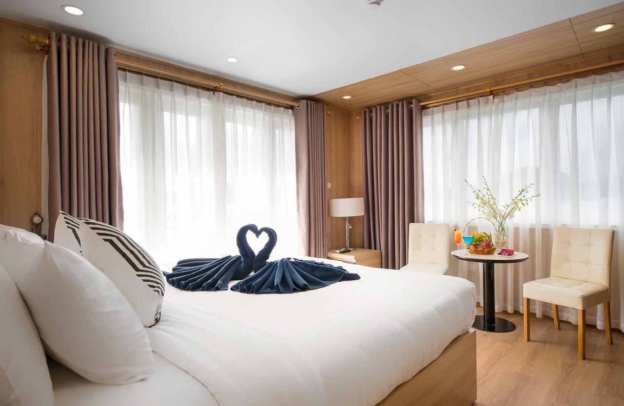 La Vela Premium Cruise - Managed By Paradise Cruises Ha Long Exterior photo