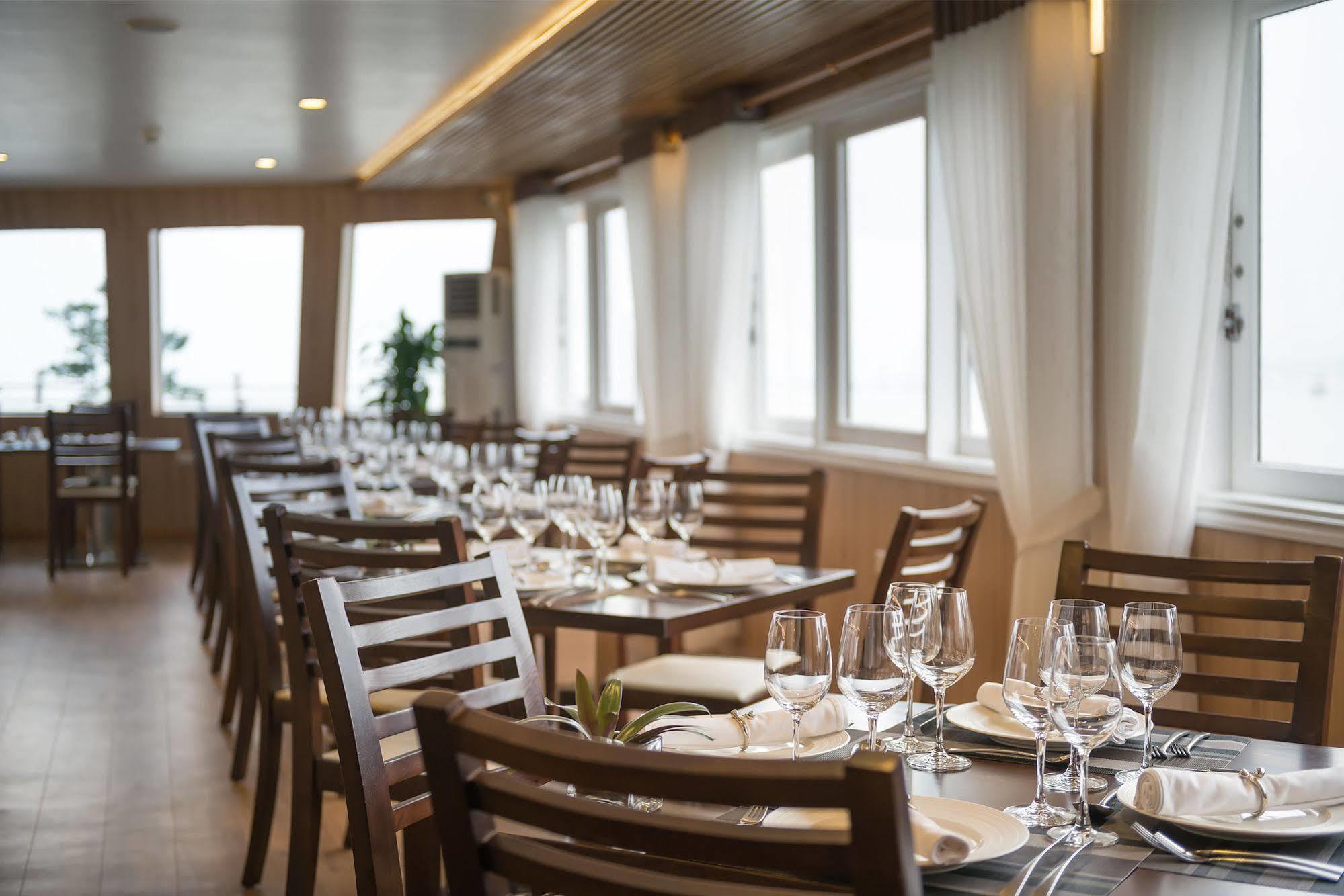 La Vela Premium Cruise - Managed By Paradise Cruises Ha Long Exterior photo