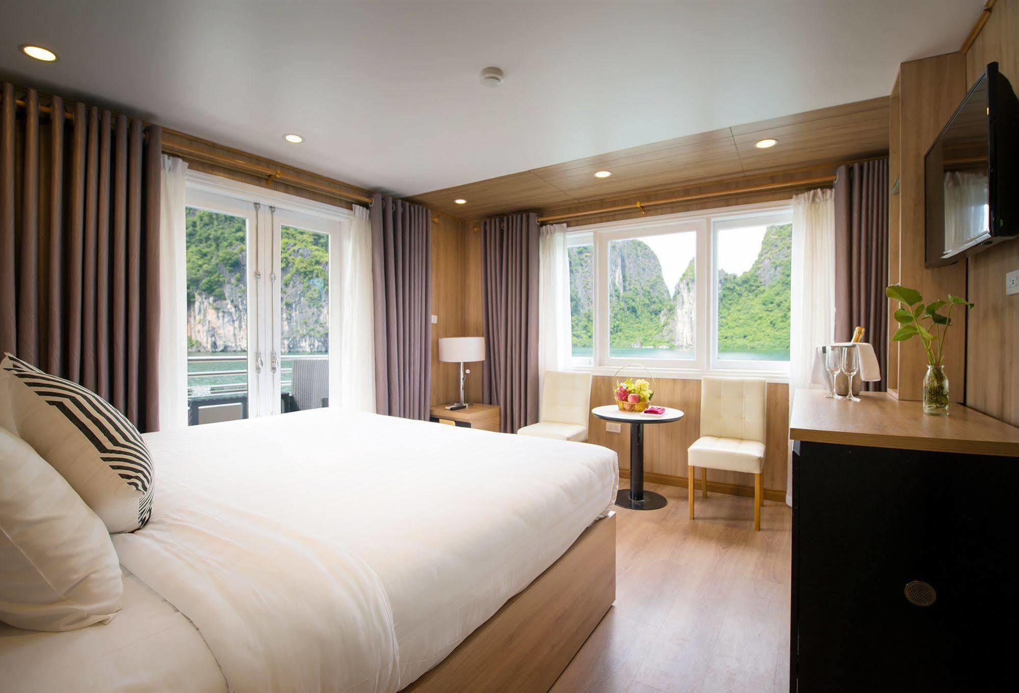 La Vela Premium Cruise - Managed By Paradise Cruises Ha Long Exterior photo