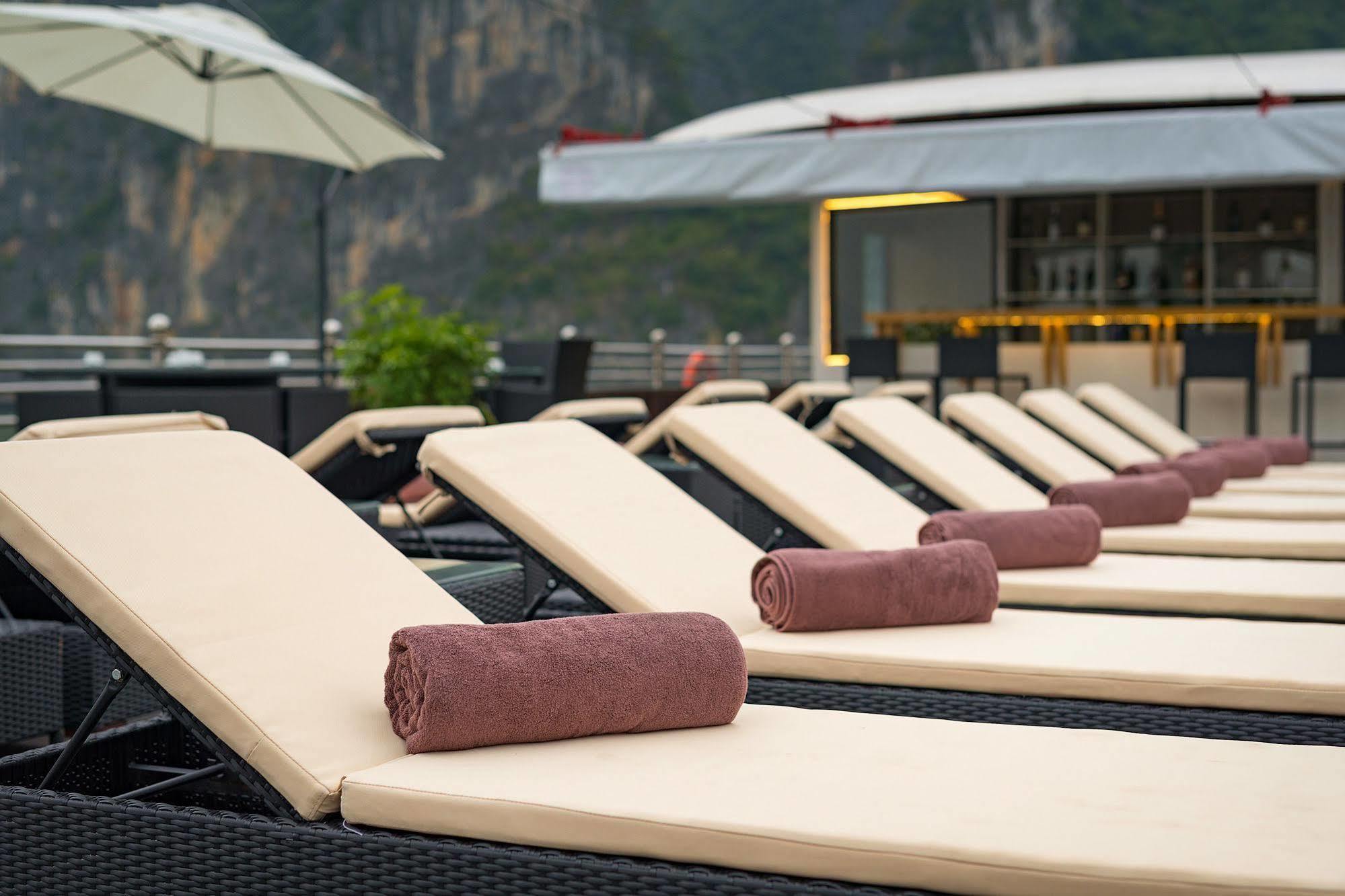 La Vela Premium Cruise - Managed By Paradise Cruises Ha Long Exterior photo